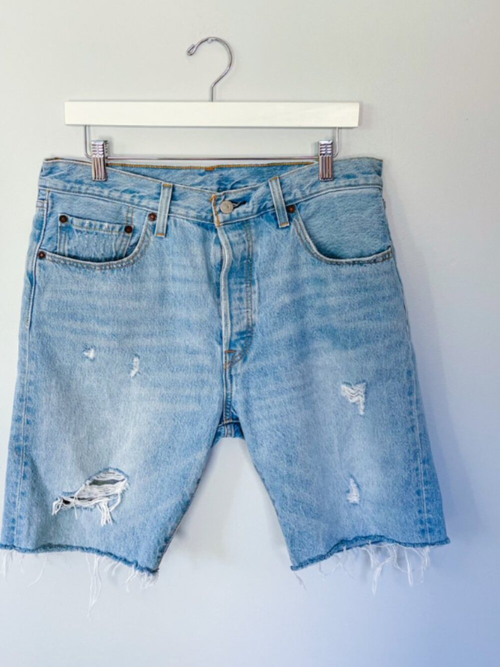 Levi's 501 High-Waisted Cut Off Shorts - Size 32